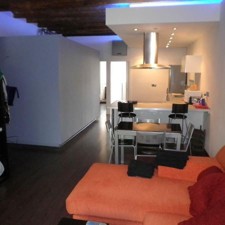 ברצלונה Bacrou Apartment, Design Loft Near The Sea מראה חיצוני תמונה
